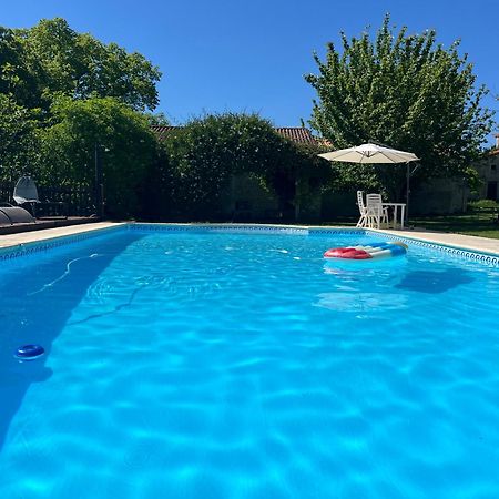 Entire Apartment With Swimming Pool Near Aubeterre Saint-Romain  Esterno foto