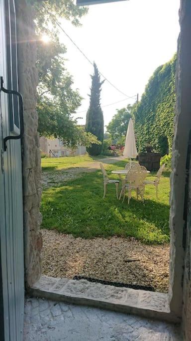 Entire Apartment With Swimming Pool Near Aubeterre Saint-Romain  Esterno foto