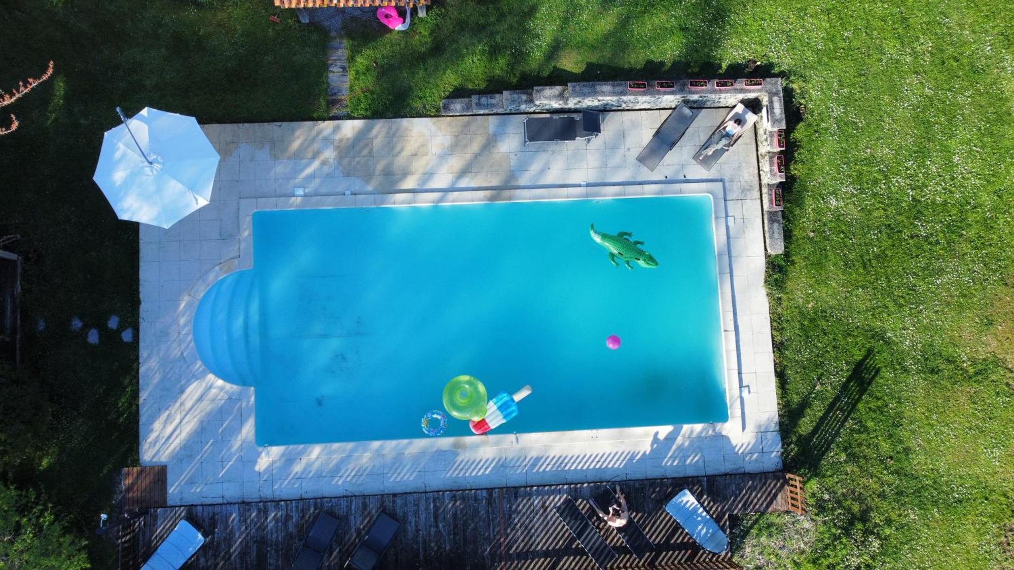 Entire Apartment With Swimming Pool Near Aubeterre Saint-Romain  Esterno foto